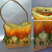 Marlene- Leather bag with hand felted lining. A zip pocket on the inside.